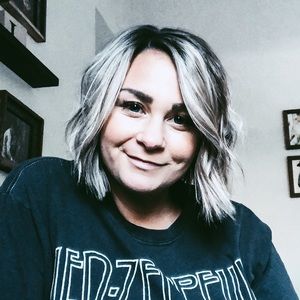 Meet your Posher, Laurie